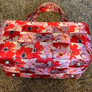 Harvey’s seatbelt bag